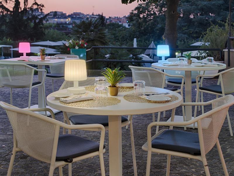 Nh Carpegna Hotel